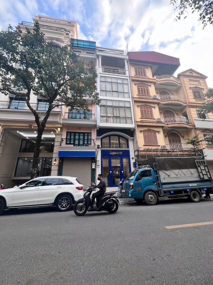 Bán nhà mặt phố Hoà Mã, quận Hai Bà Trưng, 110m² giá 8 tỷ - Đầu tư sinh lời ngay!