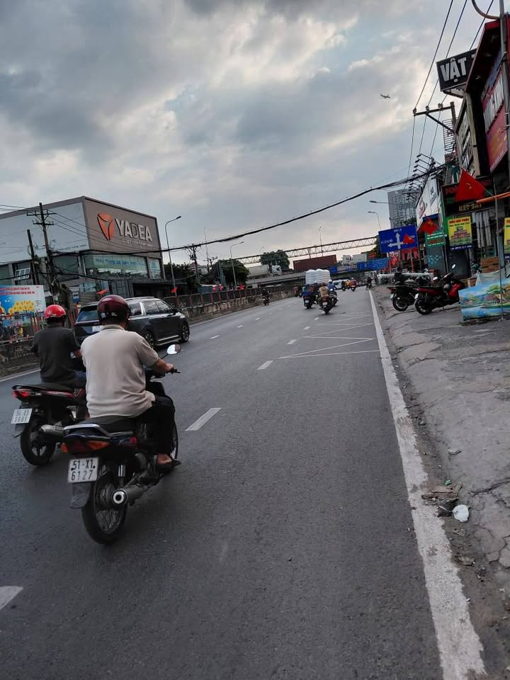 Lô đất đẹp tại Cầu Vượt Linh Xuân 74.1m² giá 4 tỷ - Sổ đỏ chính chủ!