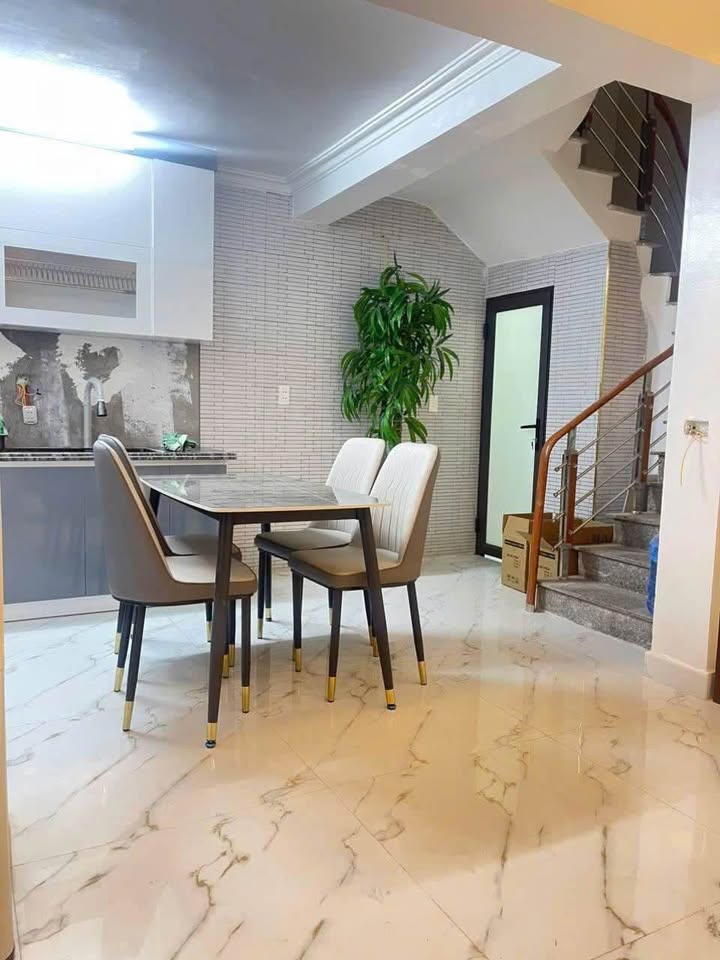 Nhà 4 tầng Ngô Kim Húc, Lê Chân, 40m² giá 2.98 tỷ - Cơ hội hiếm có!