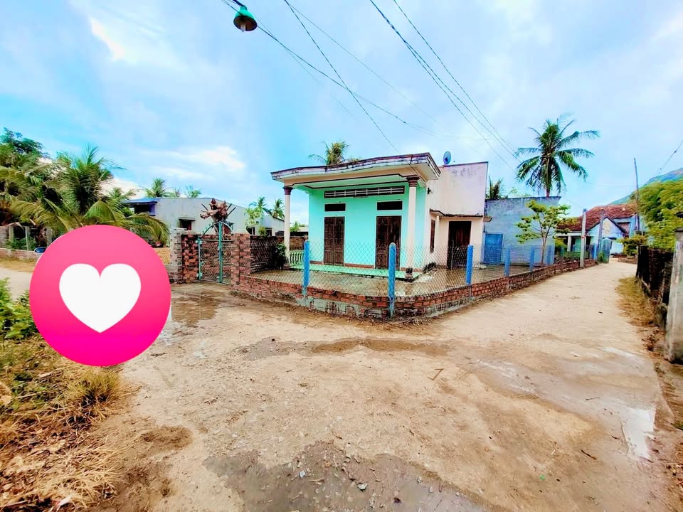 Nhà góc 2 mặt tiền tại Cát Minh, Phù Cát 179m² giá 550 triệu - Bán gấp nhanh chóng!