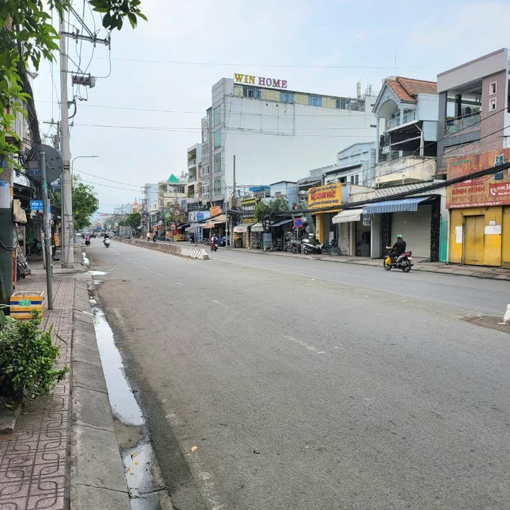 Mặt tiền kinh doanh Huỳnh Tấn Phát Quận 7 195m² giá 18 tỷ - Cơ hội đầu tư lý tưởng!