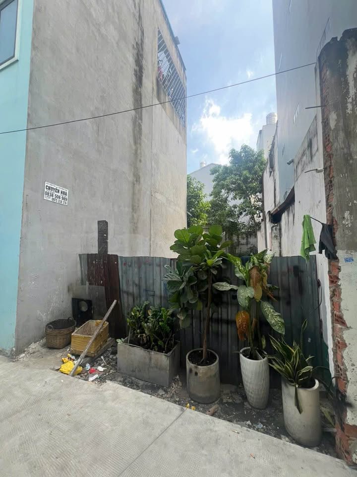 Đất nền hẻm Âu Cơ, P10, Tân Bình 76m² giá 6.7 tỷ - Vị trí đắc địa chờ đầu tư!