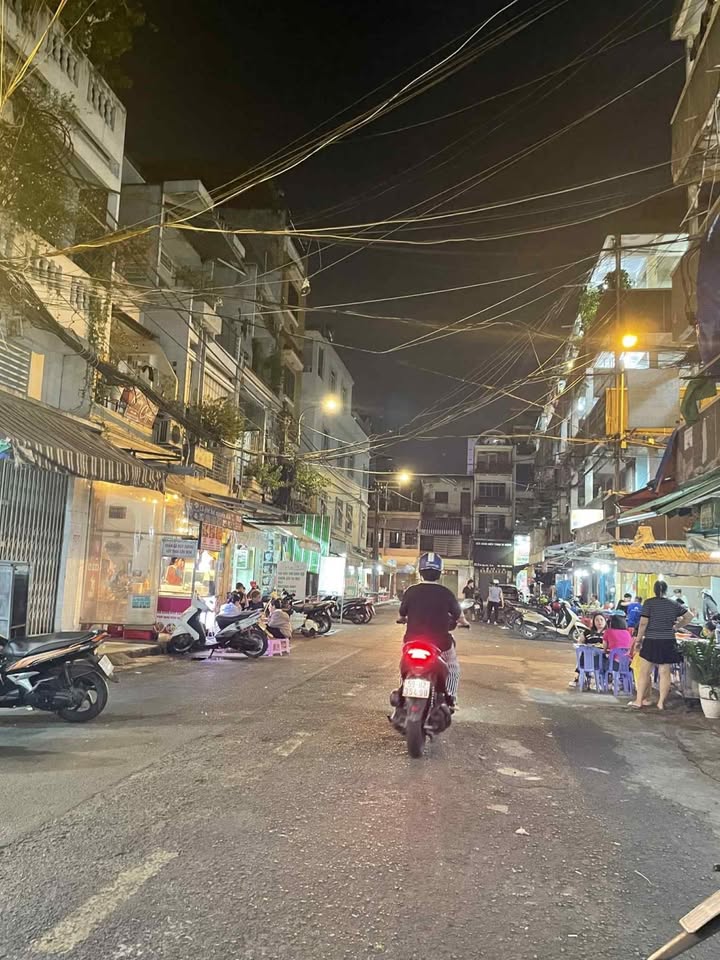 Nhà Mặt Tiền Q10 - Nguyễn Tri Phương - 153m² - Kinh doanh Đỉnh Cao