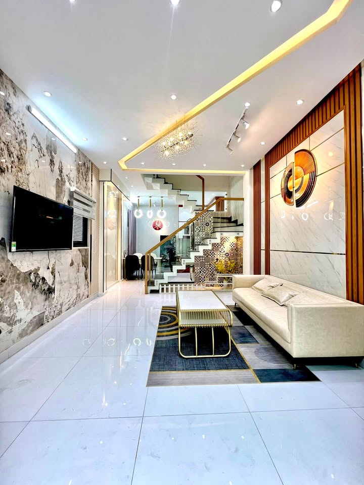 Nhà 2 tầng Gò Vấp 40m² giá 4.9 tỷ - Pháp lý rõ ràng, sẵn sàng vào ở!