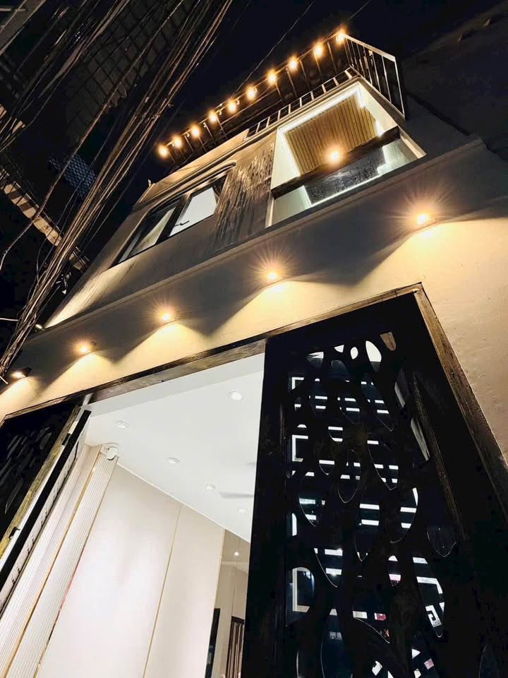 Nhà đẹp 2 tầng 3PN hẻm 1 sẹc VF3 Quang Trung 35m² giá 4.98 tỷ - Sổ hồng riêng!