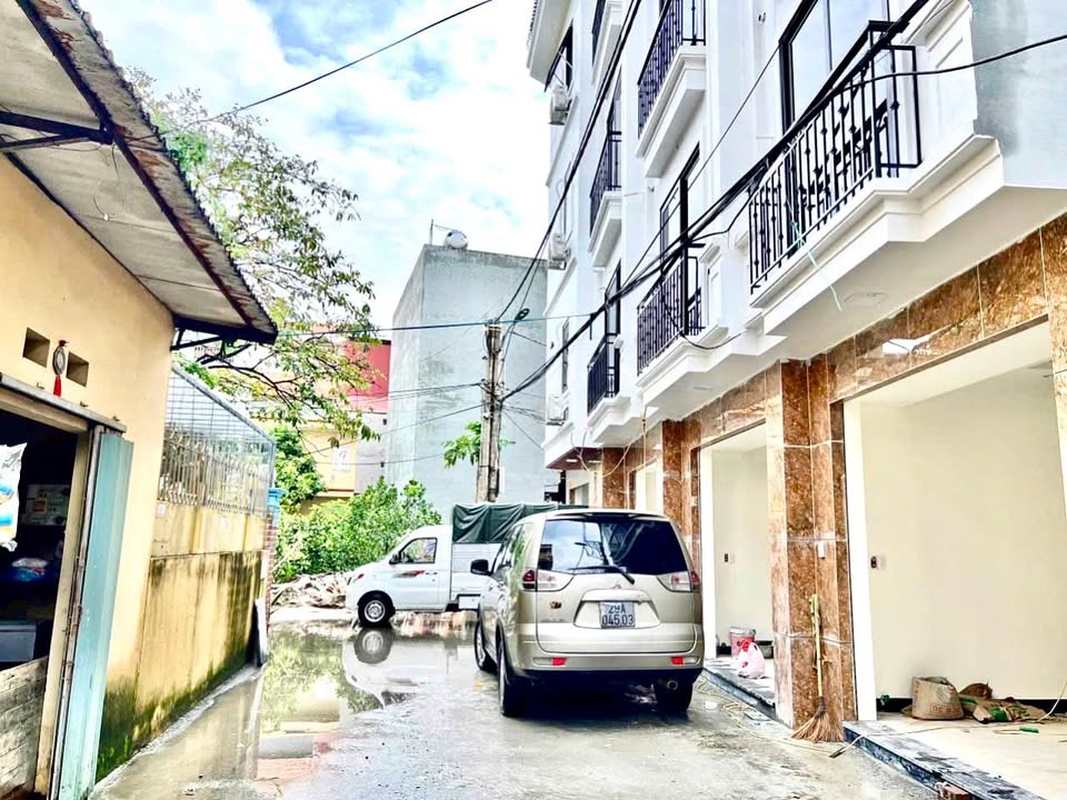 Nhà riêng Thị trấn Trạm Trôi 40m² giá 5.95 tỷ - Ô tô đỗ cửa, xây mới!