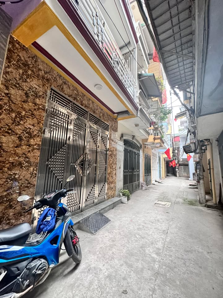 FrontHouse tại Phường Vĩnh Hưng, Quận Hoàng Mai 42m² giá 8.2 tỷ - Sổ đỏ chính chủ