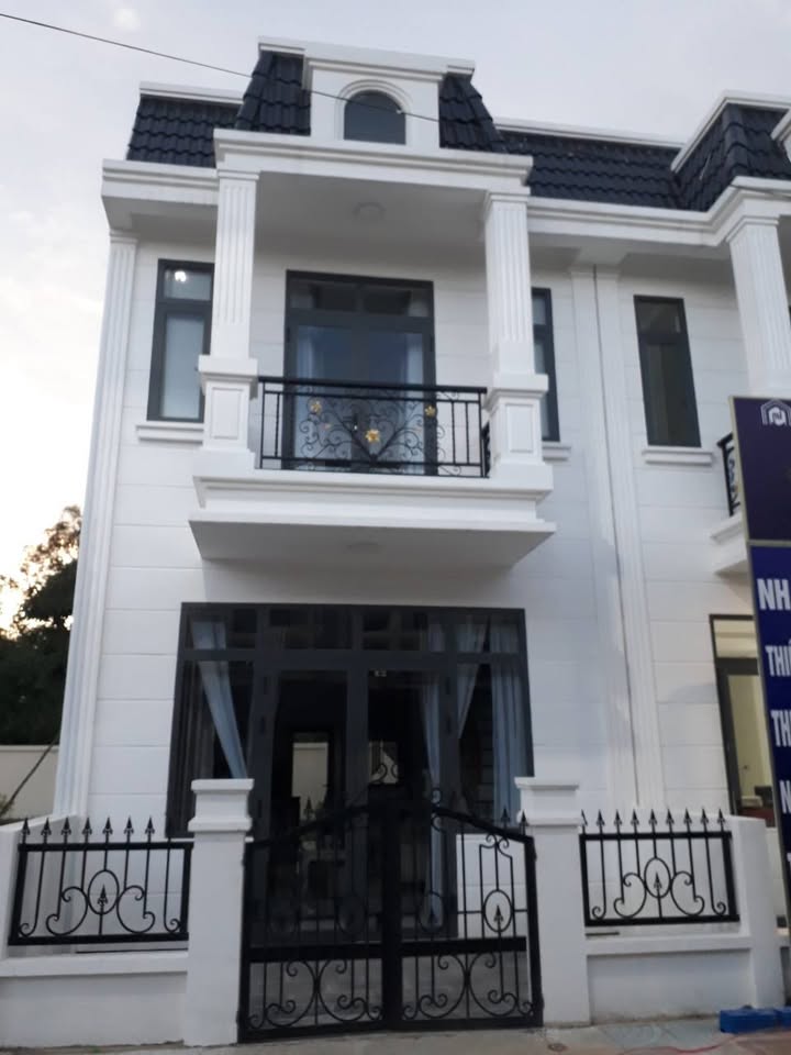 Nhà 1 trệt 1 lầu tại Tân Phước Khánh 61m² giá 2.7 tỷ - Sổ hồng chính chủ!