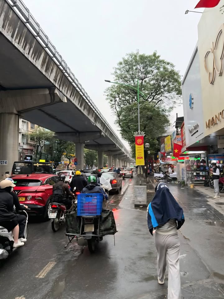 Mặt phố Xuân Thủy, Cầu Giấy 32m² giá 25.5 tỷ - Đầu tư sinh lời lý tưởng!