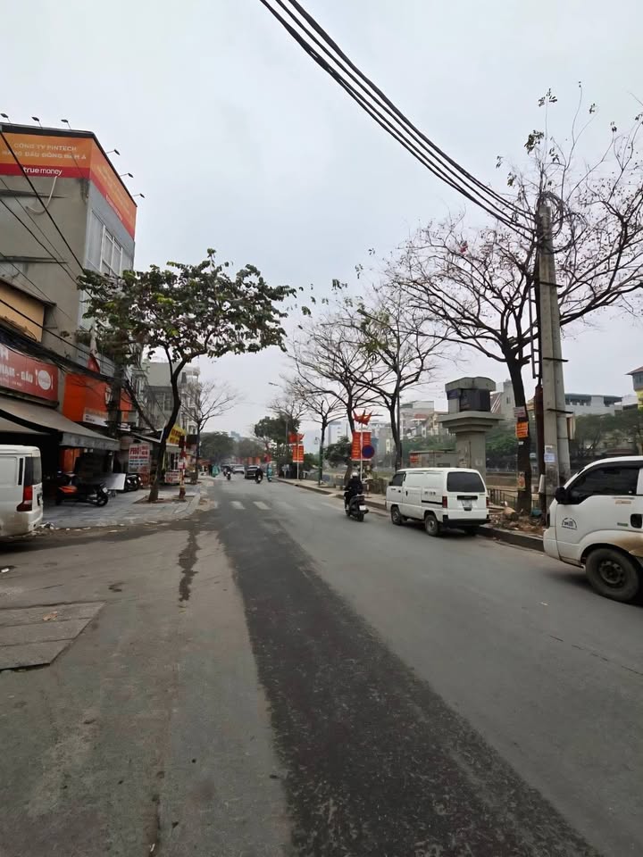 Căn hộ dịch vụ Phố Kim Giang 300m² giá 99 tỷ - Dòng tiền khủng, lô góc 3 mặt thoáng!