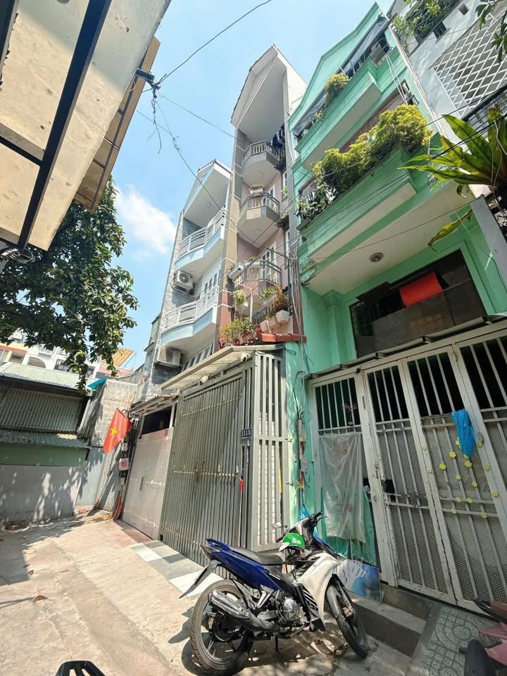 Nhà phố Phan Văn Trị, Quận 5, 26.1m² giá 5.2 tỷ - Chính chủ bán gấp!