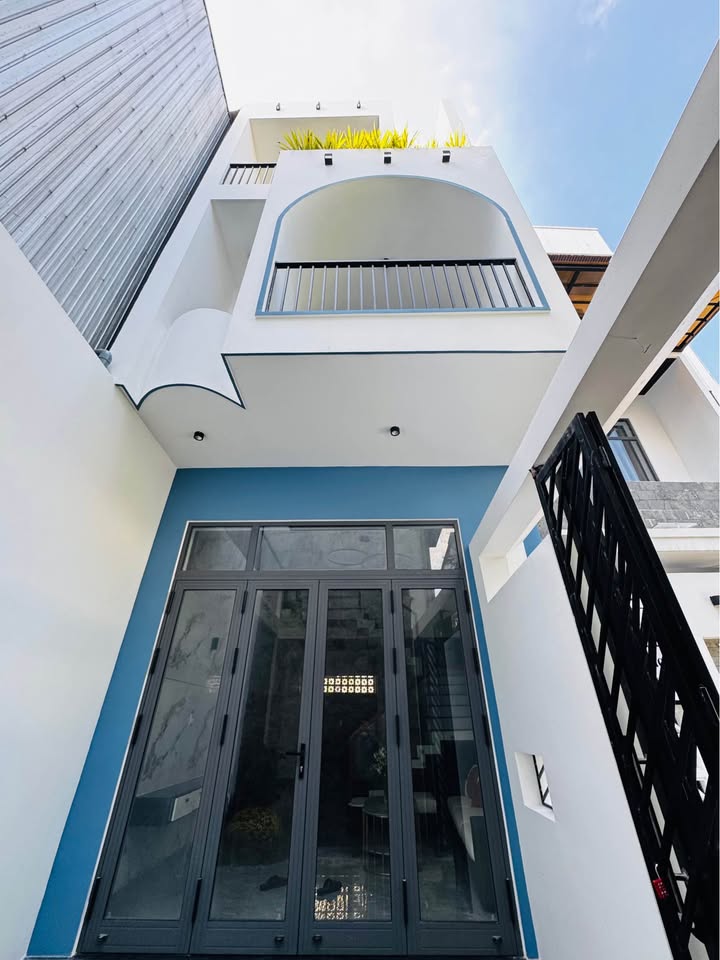 Nhà 3 tầng mặt tiền Trần Phú, Phước Vĩnh, Huế - Giá chỉ 3 tỷ, sẵn sàng vào ở!