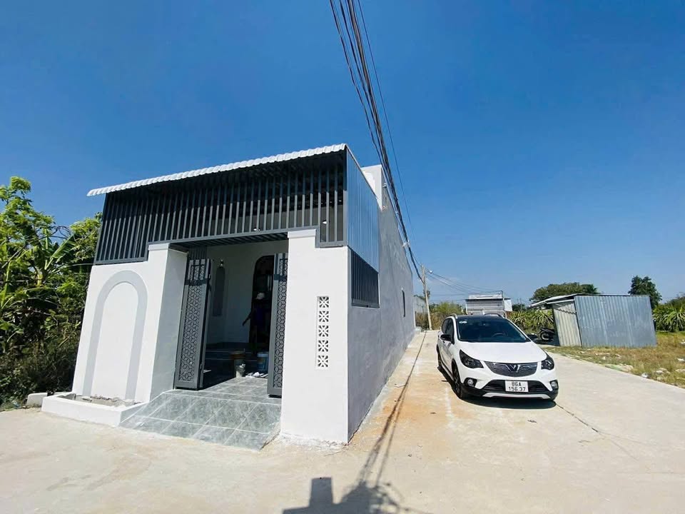 Nhà mới Phong Nẫm, Bình Thuận, 103m² giá 1.45 tỷ - Sổ hồng chính chủ!