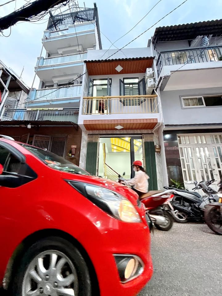 Nhà phố 3 tầng kinh doanh Lạc Long Quân, 16m² giá 3 tỷ - Sẵn sàng ở ngay!