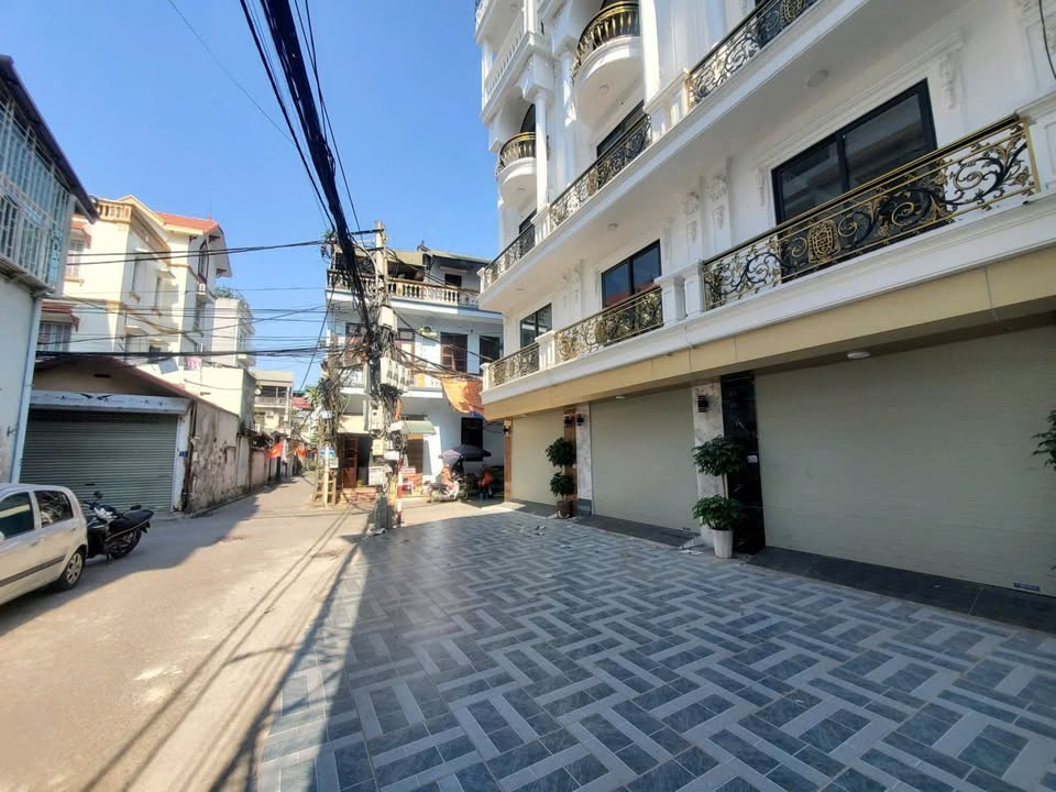 Nhà Lô Góc Tư Đình, Long Biên 61m² 6 Tầng - Kinh Doanh Sầm Uất, Ô Tô Tránh