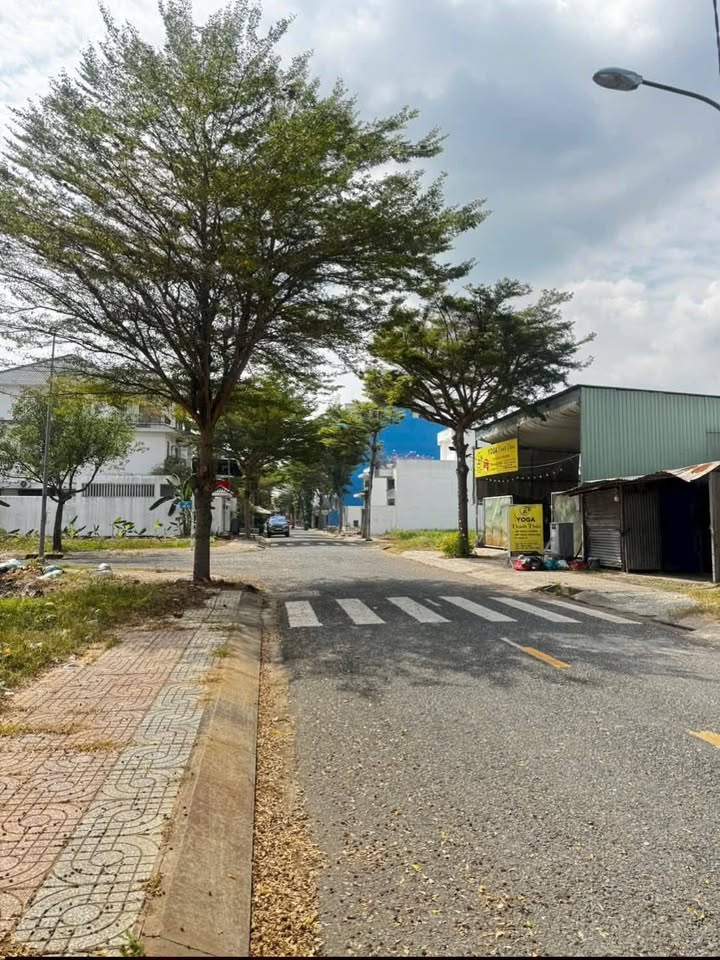 Đất nền KDC Đường 10 Bến Lức 100m² giá 3.8 tỷ - Đầu tư sinh lời tốt!