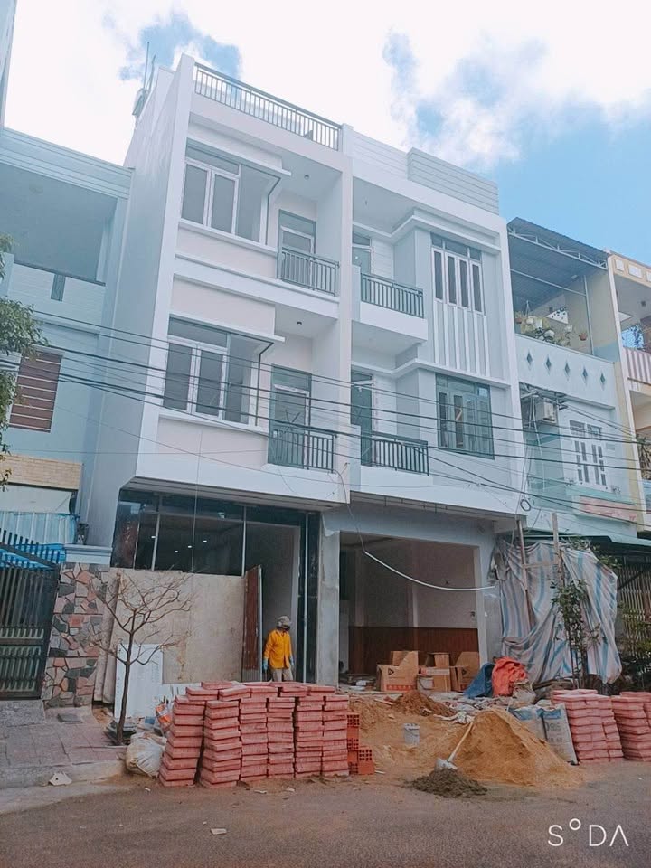 Nhà mặt tiền Mai Hắc Đế, Quy Nhơn 43m² giá 4.9 tỷ - Đầu tư sinh lời ngay!