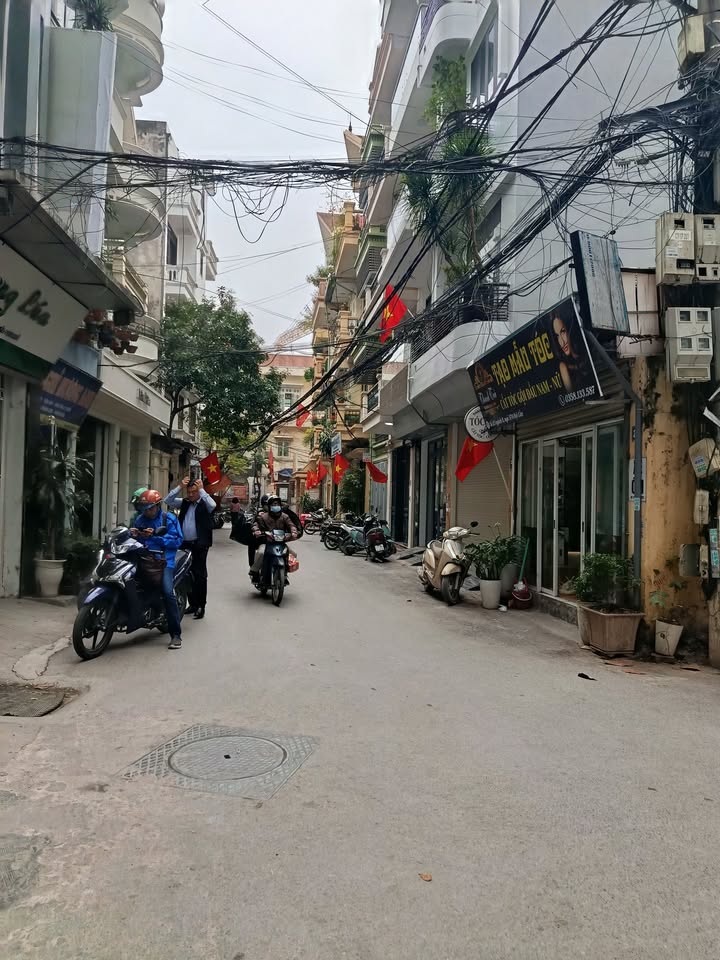 Nhà cấp 4 Đội Cấn 63m² giá 12 tỷ - Ô tô vào tận nhà!