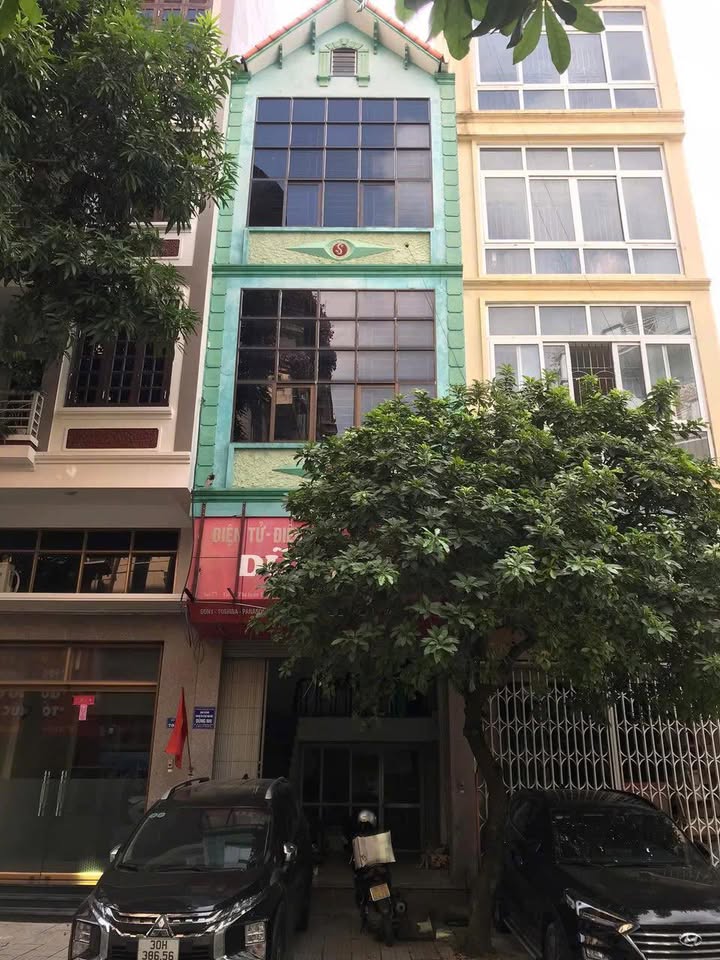 Nhà mặt tiền kinh doanh cho thuê tại Thị trấn Đông Anh - Đầy đủ công năng và sẵn sàng sử dụng!