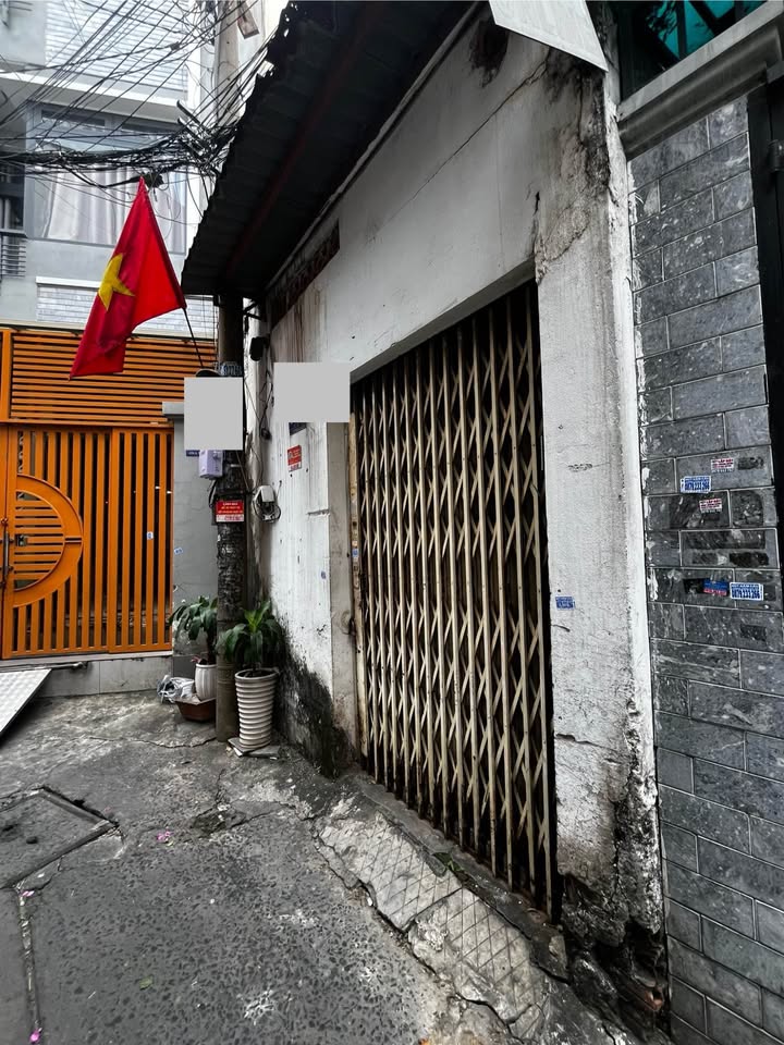 Nhà hẻm Bùi Thế Mỹ, Tân Bình 100m² giá 6.8 tỷ - Cần thanh lý gấp!