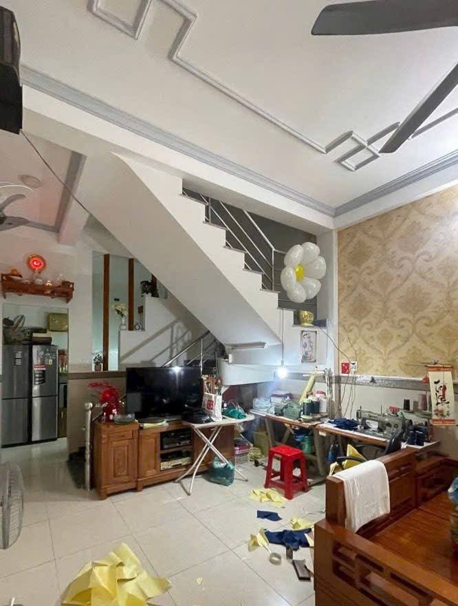 Nhà 3 tầng Tân Hòa Đông 72m² giá 52 tỷ - Gần chợ và trường học!
