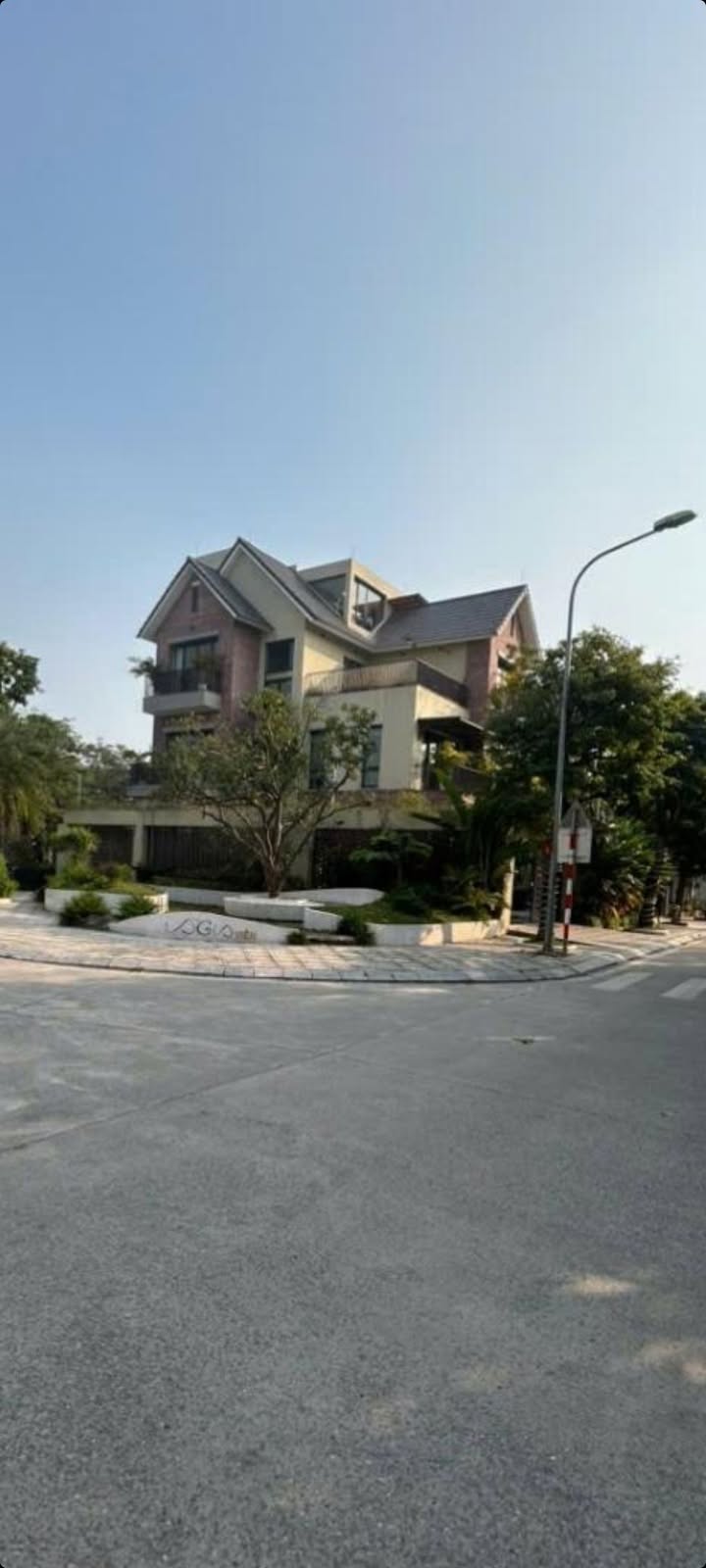 Biệt thự liền kề Geleximco Lê Trọng Tấn 136m² giá 20 tỷ - Đầu tư sinh lời ngay!