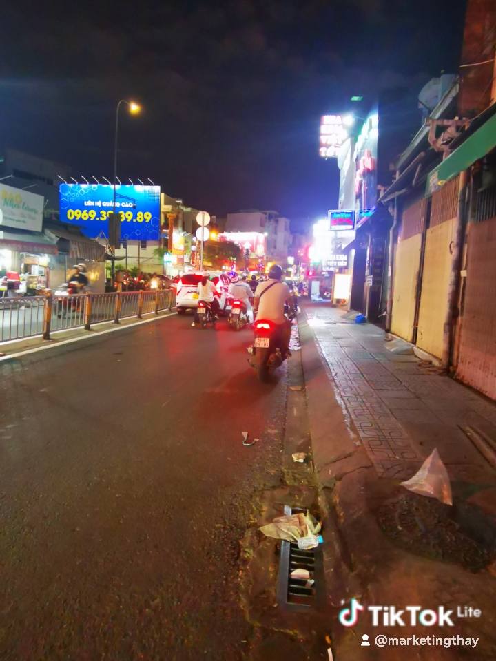 Nhà phố Hoàng Hoa Thám 30m² giá 5 tỷ - Đầu tư sinh lời ngay!