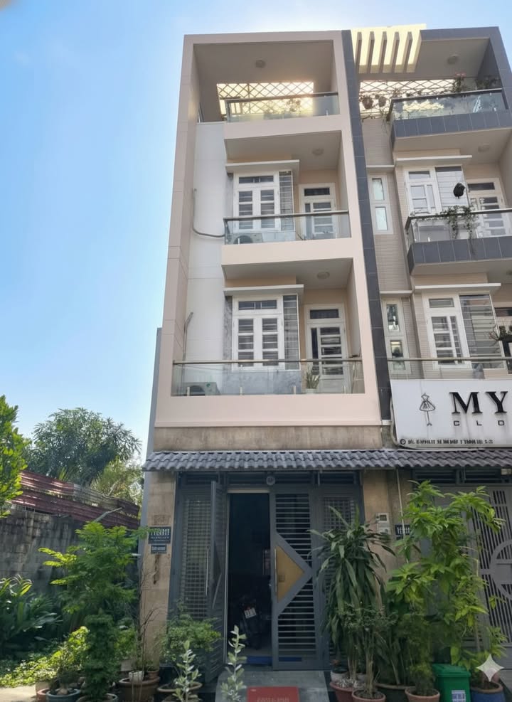 Nhà phố An Phú Đông, Quận 12, 52m² giá 7.6 tỷ - Khu dân trí cao, tiện ích đầy đủ!