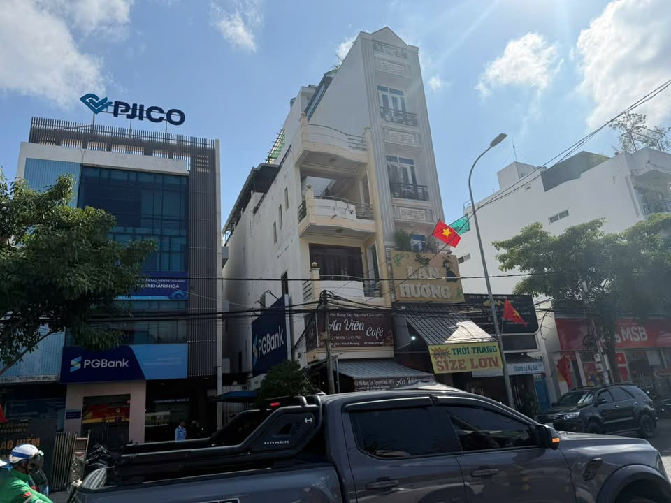 Nhà FrontHouse 5 tầng mặt đường Lê Thành Phương, Nha Trang 60m² giá 13 tỷ - Cơ hội đầu tư hấp dẫn!