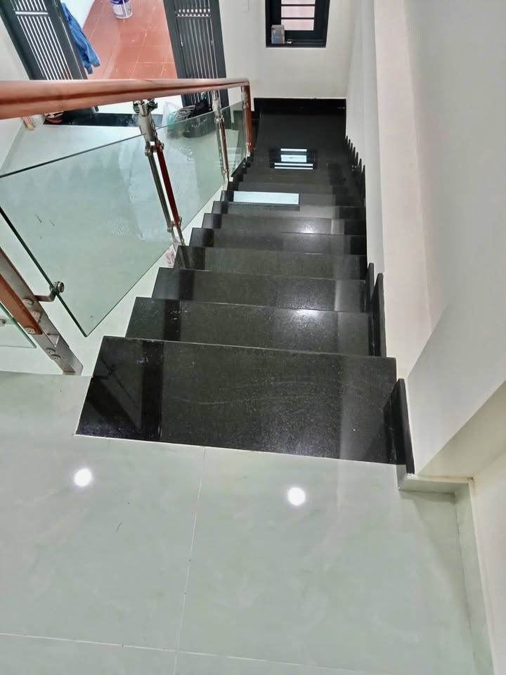 Nhà 2 tầng BTCT Thủ Đức 93m² giá 7.2 tỷ - Ô tô vào tận nhà!