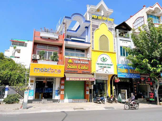 Nhà mặt tiền kinh doanh đường Tân Sơn Nhì, Quận Tân Phú, 66m² giá 17.5 tỷ - Vị trí đắc địa, cho thuê 27 triệu