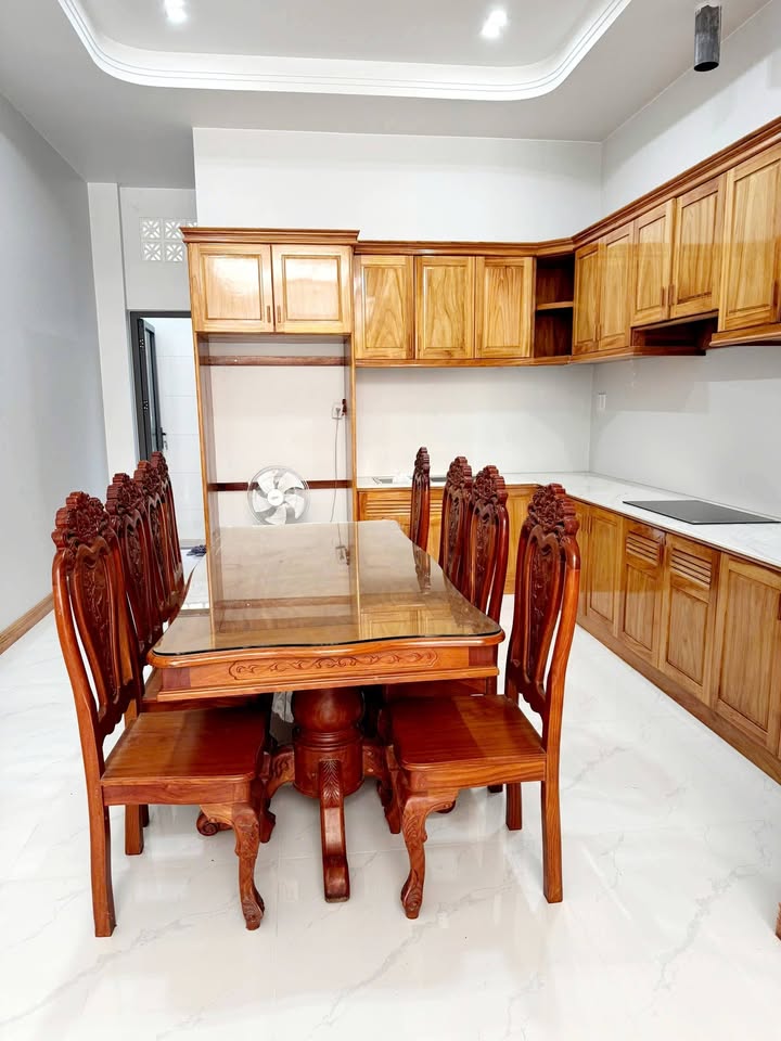 Nhà đẹp tại Đường Thục Phán, Long Xuyên 74.3m² giá 5 tỷ - Tặng nội thất cao cấp!