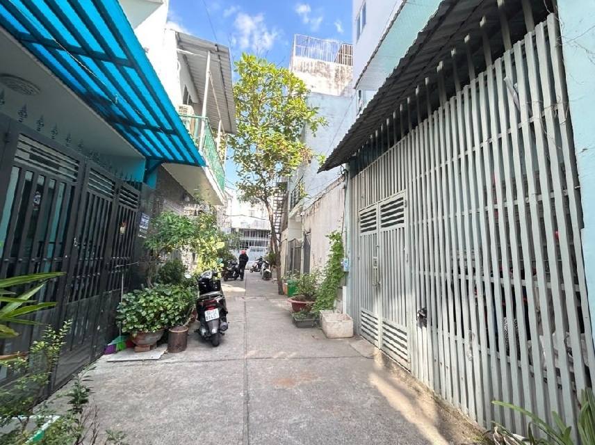 Nhà 40m² Bình Tân giá 3.8 tỷ - Hẻm xe hơi yên tĩnh