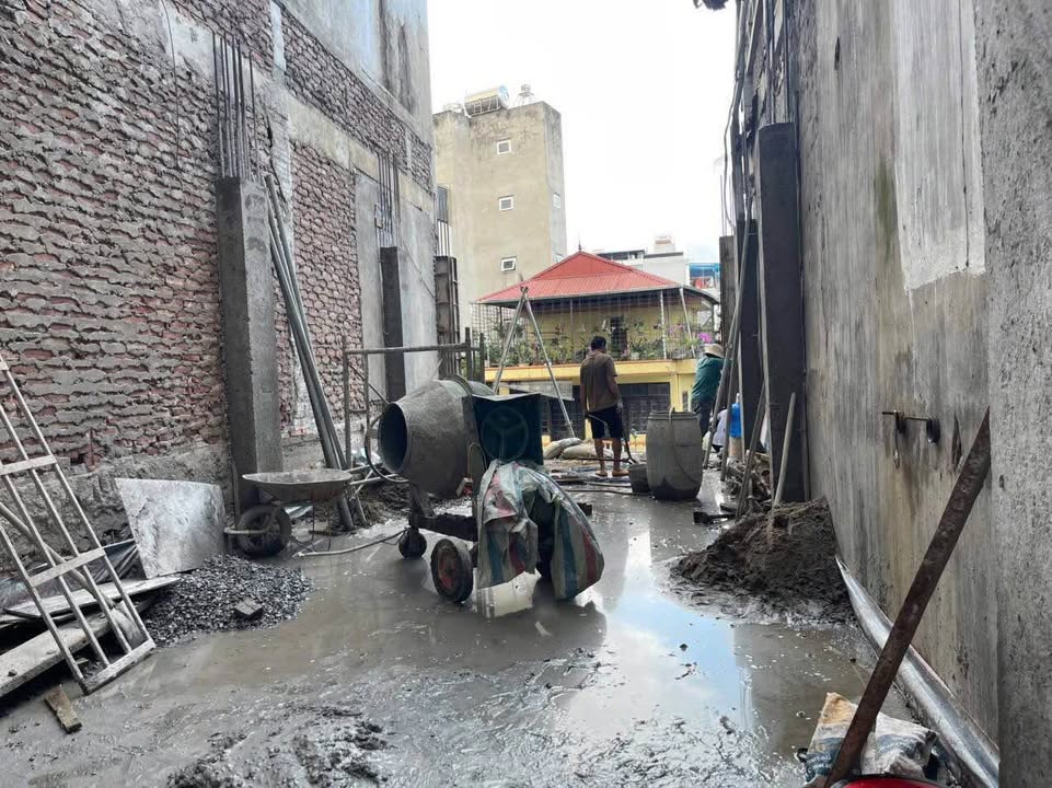 Nhà Mặt Phố Thái Thịnh Đống Đa 48m² - 8 Tầng Thang Máy Kinh Doanh Sầm Uất