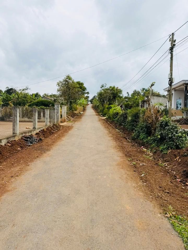 Đất nền xã Ea Drông, Buôn Hồ, Đắk Lắk 215m² - Giá chỉ 360 triệu, đầu tư sinh lời!