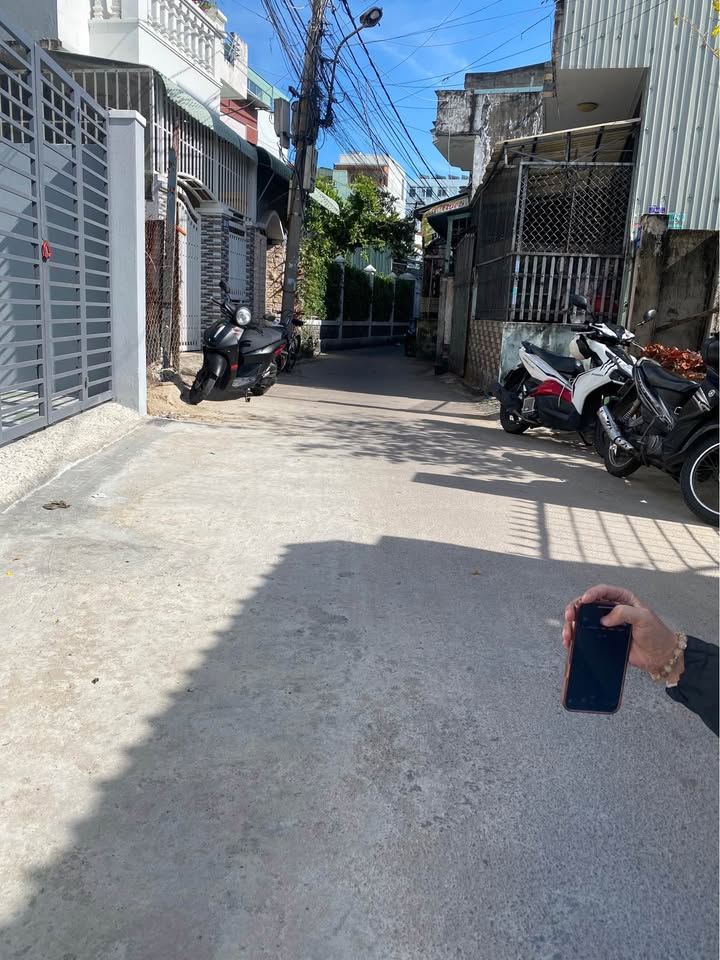 Nhà 2 Tầng Hẻm Cạn Thanh Niên 55m² giá 3 tỷ - Mới 100%