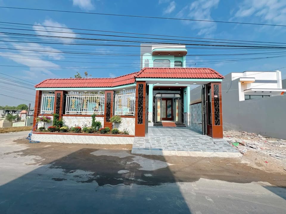 Đất thổ cư 200m² tại Xã Mỹ Lộc, Cần Giuộc, giá 3.2 tỷ - Gần chợ và tiện ích đầy đủ!