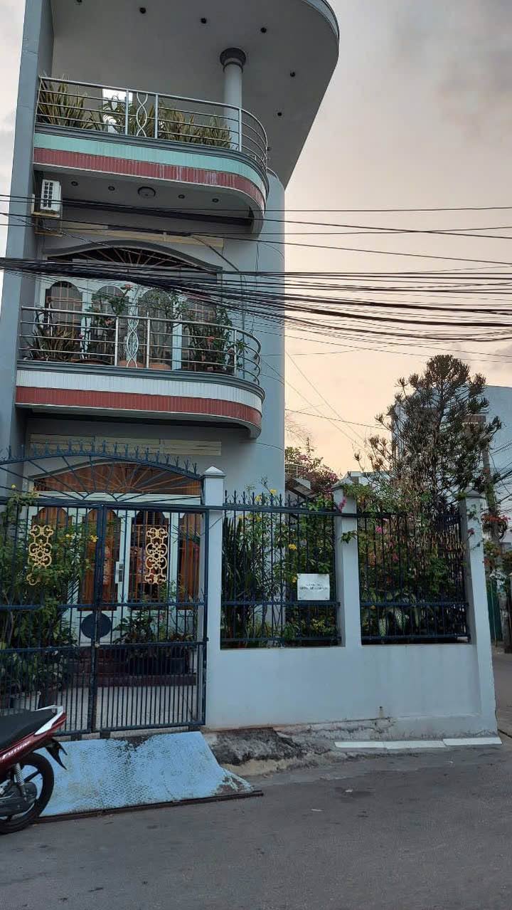 Nhà góc 2 mặt tiền tại Phường Mỹ Xuyên, 126.9m² giá 5 tỷ - Vị trí kinh doanh thuận lợi!