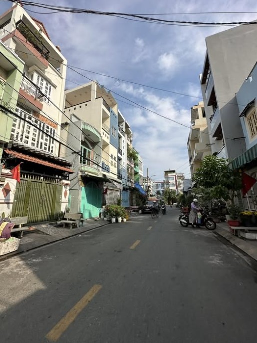 Nhà phố 4 tầng Tân Hương 56m² giá 9 tỷ - Đường hẻm 10m thông thoáng