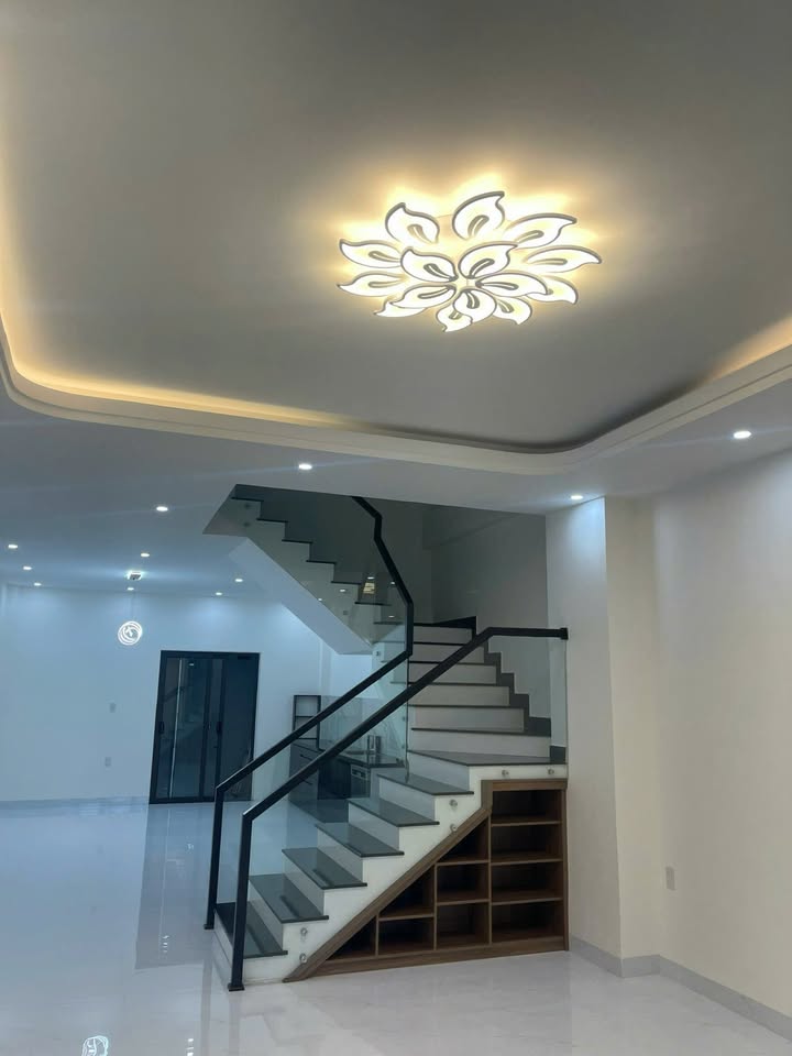 Nhà 3 Tầng Khu Đô Thị Phú Mỹ Thượng TP Huế 105m² giá 4 tỷ - Đối diện công viên thoáng mát!