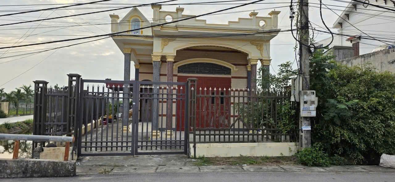 Nhà mặt tiền Xóm Tây Bình, Hải Hậu 120m² giá 2 tỷ - Lô góc view sông thoáng mát!