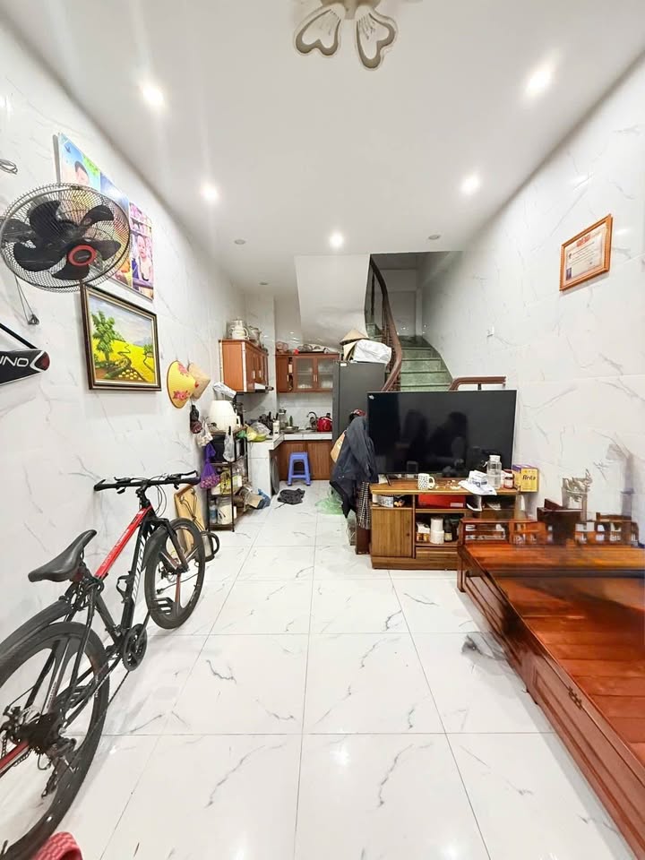 Nhà 5 tầng tại phố Trương Định, quận Hoàng Mai, 26m² giá thỏa thuận - Vị trí trung tâm kinh doanh!