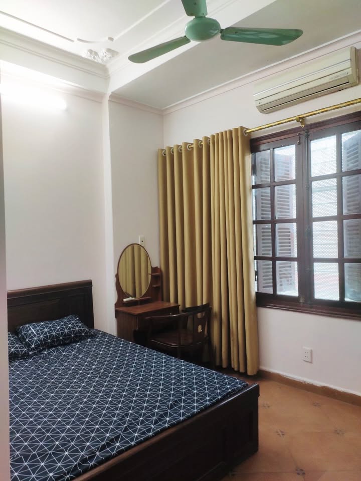 Phòng trọ cho thuê tại 261 Nguyễn Văn Linh, Long Biên - An ninh tốt, giá chỉ 2.5 triệu/tháng!