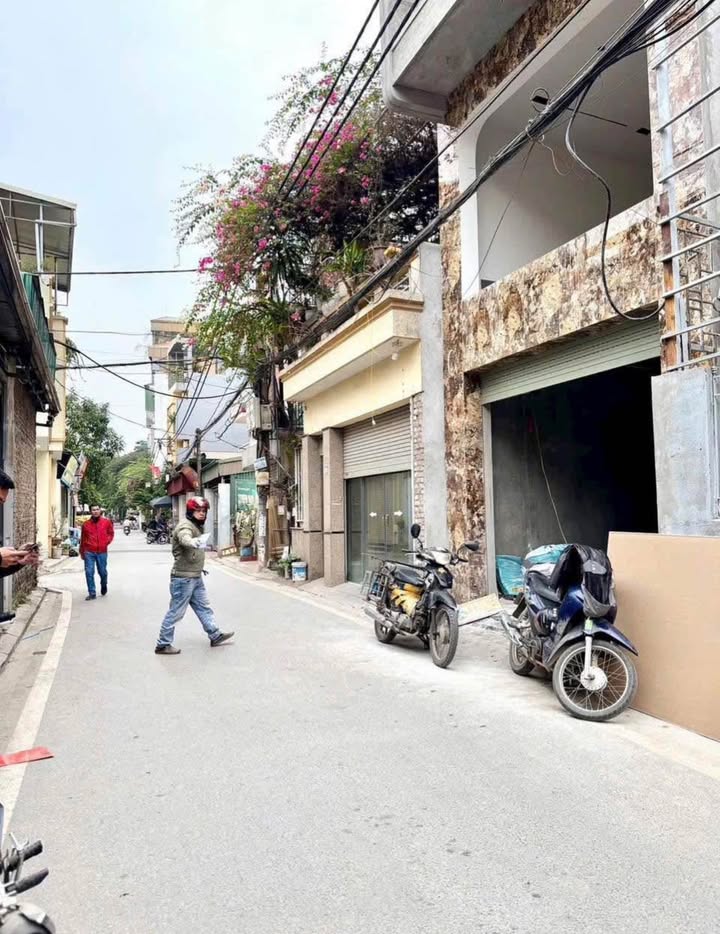 Nhà phố FrontHouse Phố Trạm Long Biên 55m² giá 22 tỷ - Kinh doanh hiệu quả!