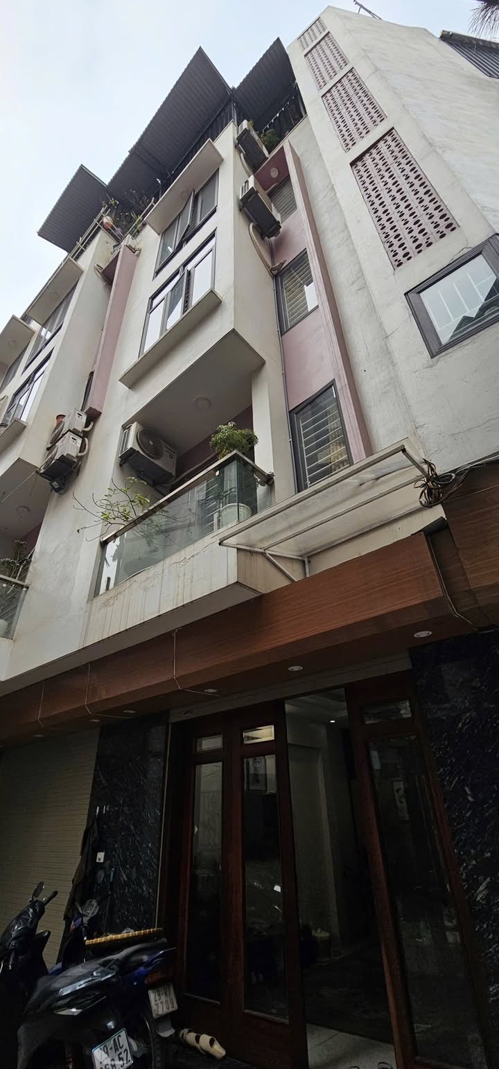 Nhà Long Biên 34m² giá 8 tỷ - Ô tô đỗ cửa, gần Aone Mail!