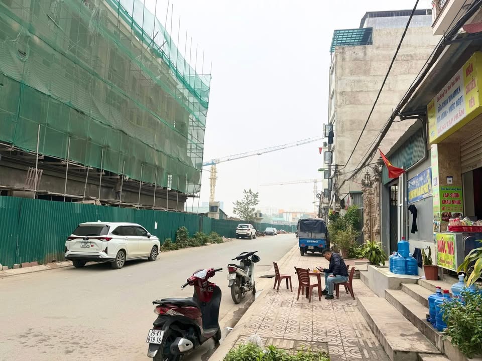 Đất nền tại Phường Bồ Đề, Quận Long Biên 32m² giá 5.65 tỷ - Kinh doanh sầm uất!