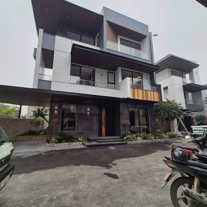 Biệt thự hiện đại Phường Quang Trung 170m² giá 6 tỷ - Vị trí trung tâm, thuận tiện đi lại!