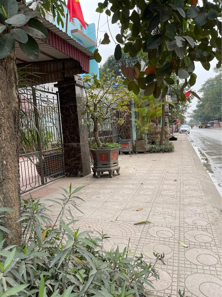 Bán FrontHouse Đường Rộng, Phường Hồ 107m² giá 4 tỷ - Kinh doanh thuận lợi!