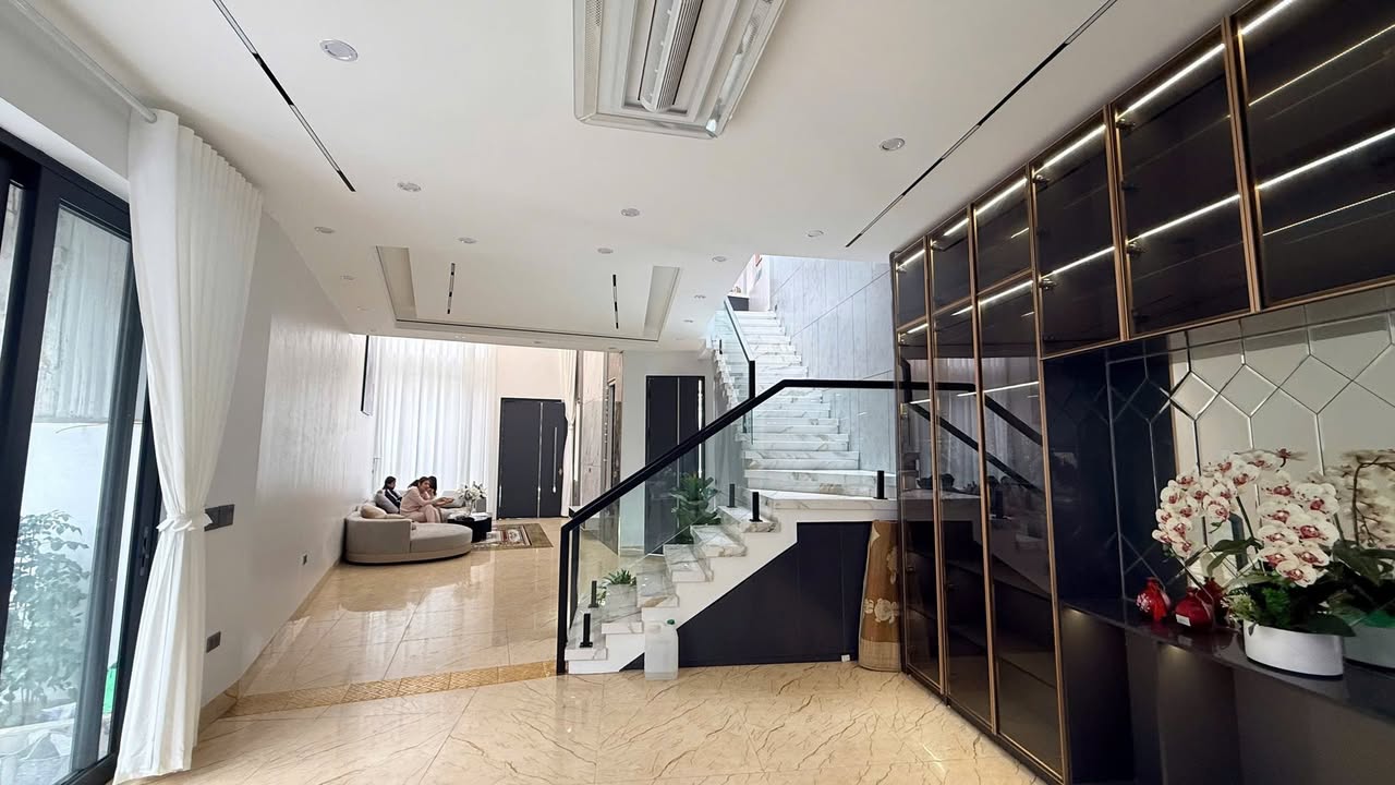 Căn hộ cao cấp Đường Hòa Bình, TP Yên Bái 240m² giá 5 tỷ - Chính chủ bán gấp!