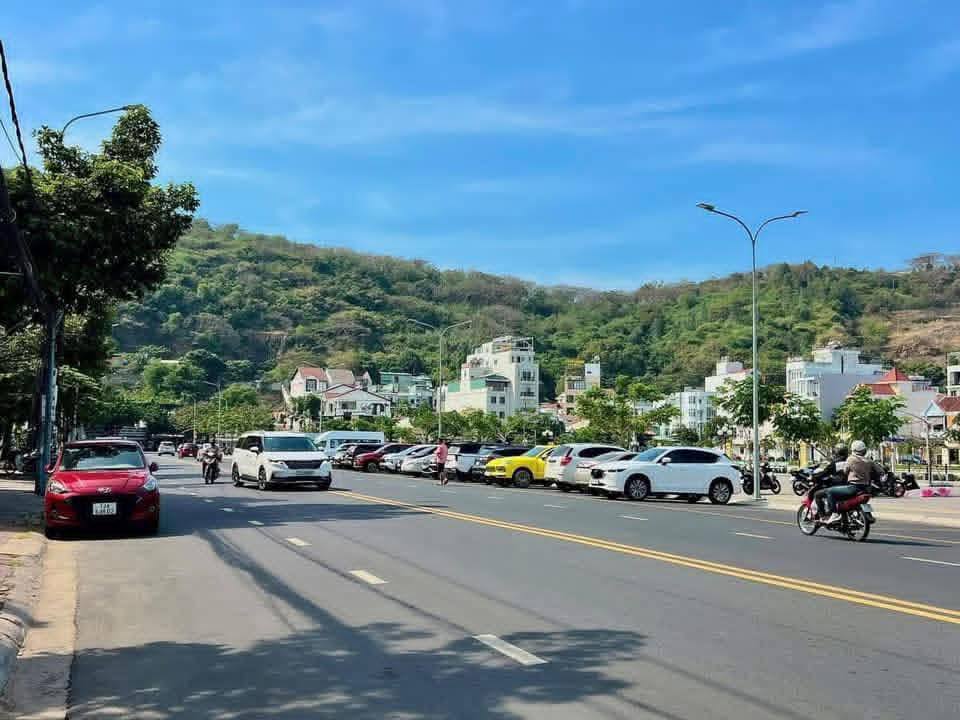 Bán nhà mặt tiền đường Phan Chu Trinh, Vũng Tàu 70m² giá 11 tỷ - Cơ hội đầu tư tốt!